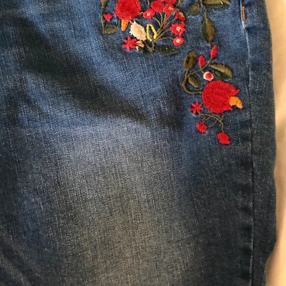 Jean Shorts - Picture 2 of 4